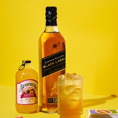 尊尼获加（JOHNNIE WALKER）洋酒 黑牌黑方 12年苏格兰调和型威士忌700ml无盒年货节畅饮